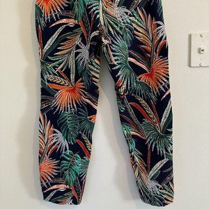 Tahari Tropical Print Capri Pants
